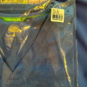 Healing Hands Large scrub top NWT